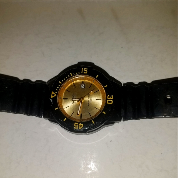 casio black and gold unisex watch